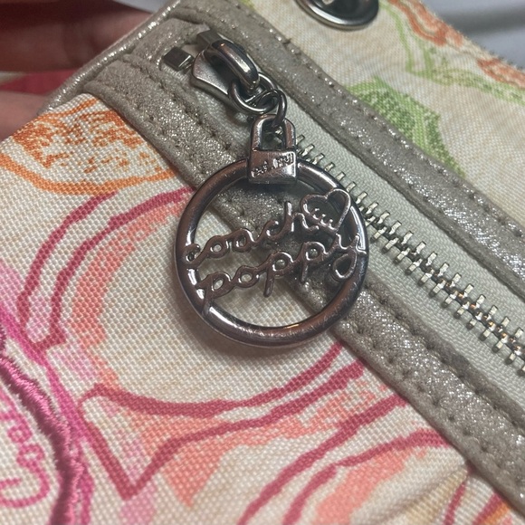 Vintage Y2K Coach Poppy Canvas Bag With Colorful Graphic C’s and Silver Accents - Picture 4 of 9